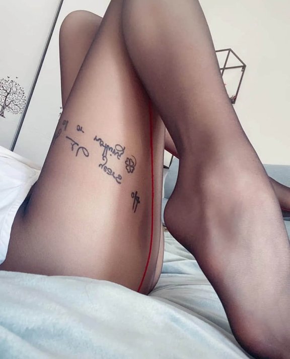 313-杨大乐乐很靠谱 – 微密圈丝足美腿写真合集